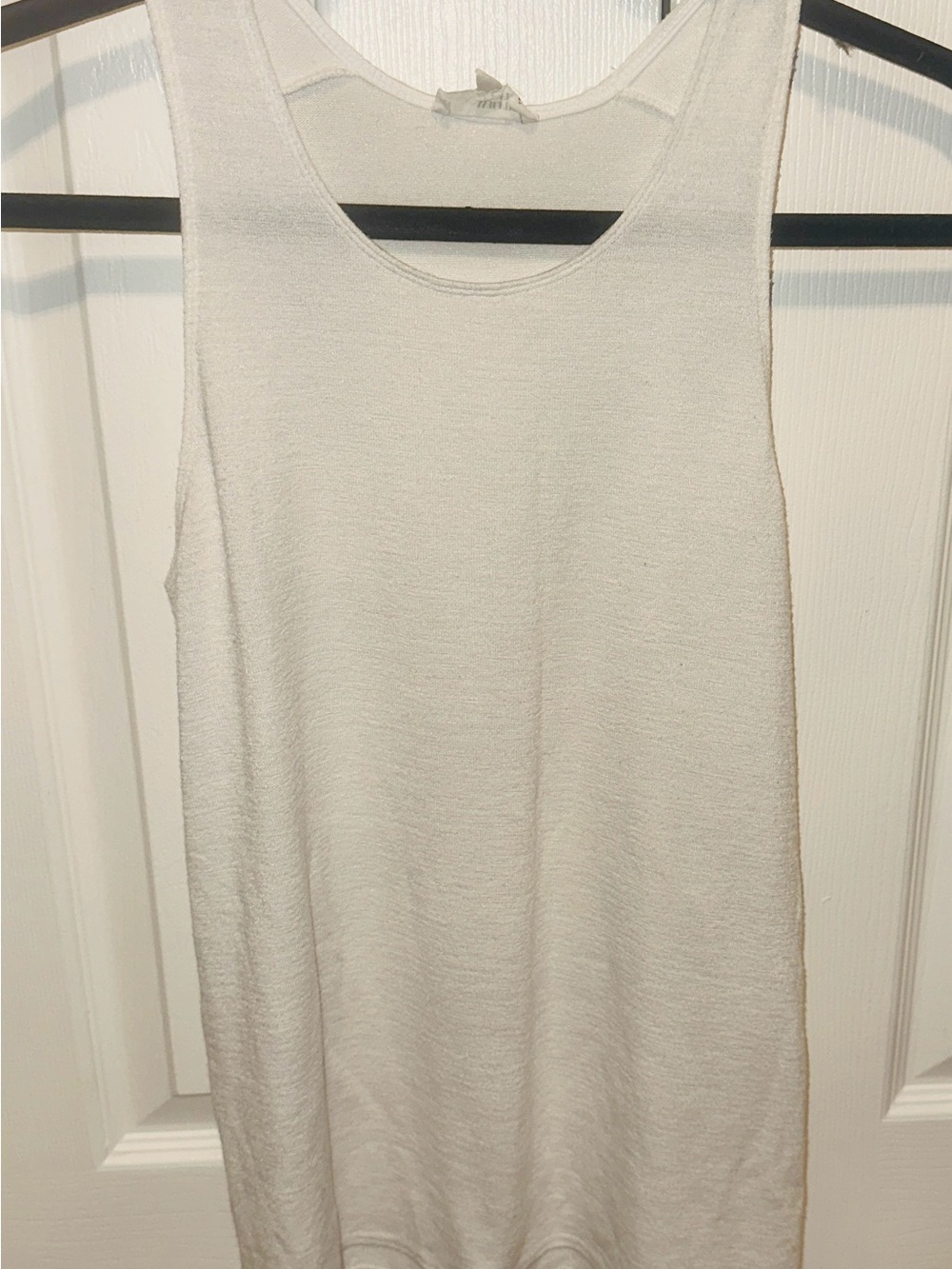 Wilfred White Ribbed Scoop-Neck Tank. Loose fit.